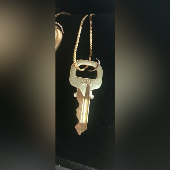 Authentic Louis Vuitton Lock and Key Necklace Set - Vintage - Picture 3 of 4